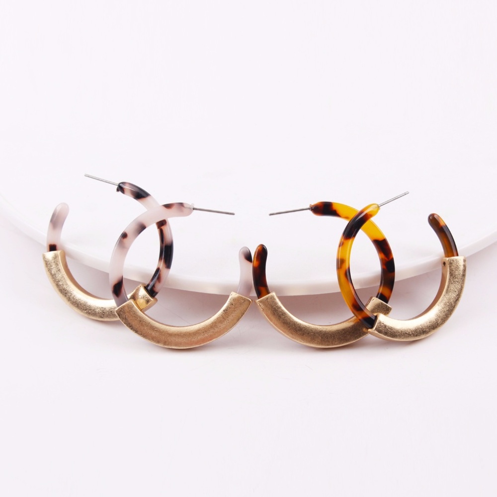 Tortoise Shell Hoops - Picture 2 of 5